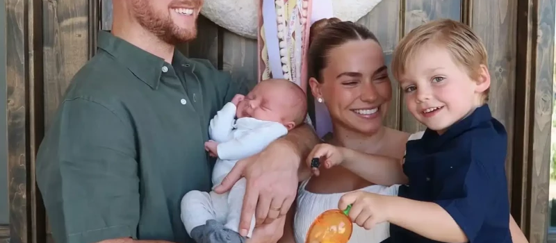 Muere hijo de tres años de la influencer Emilie Kiser tras caerse en la piscina de su casa