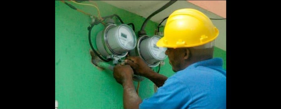 Gobierno quiere reactivar el Pacto Eléctrico y reajustar la tarifa eléctrica