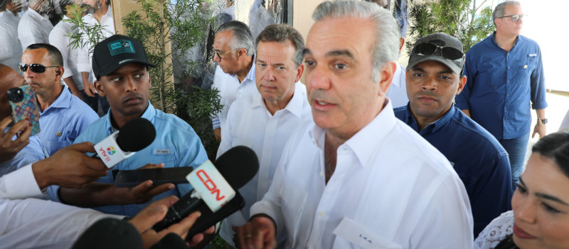 Abinader marcó su línea roja: «El que quiera estar en campaña tendrá que salir del gobierno”