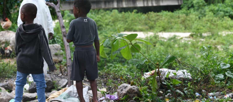 Alertan riesgo para 1,6 millones de niños tras huracán Melissa