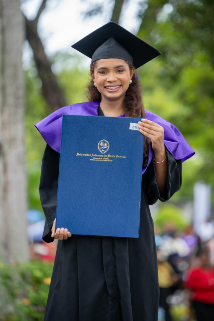 image-121-683x1024 UASD inviste 3,710 nuevos profesionales en su aniversario 487