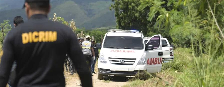 Analizan cámaras de seguridad cerca de la casa de hombre hallado muerto tras esposa recibir nota