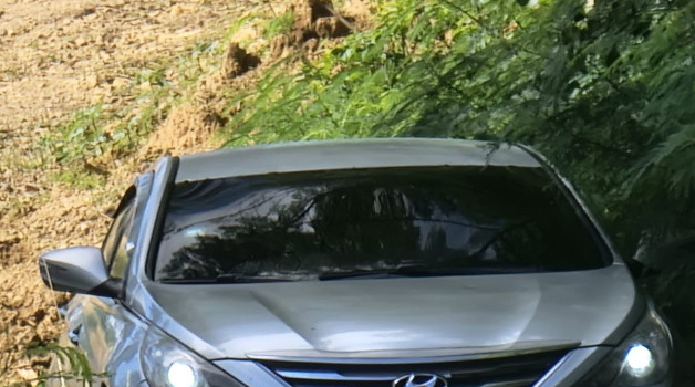 Encuentran a dos menores sin vida dentro de un vehículo