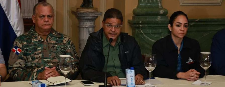 Mantienen cierre de labores públicas y privadas en provincias en alerta roja