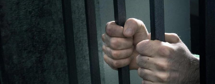 Apresan hombre acusado de acosar sexualmente a dos menores