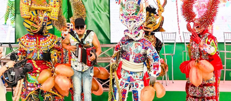 Carnaval de Santiago: repleto de música y lechón en su cultural cierre